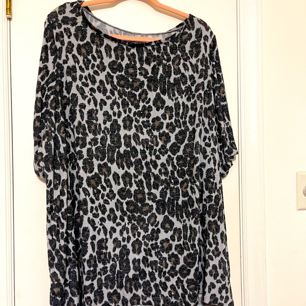 Lane Bryant short sleeved sweater tee